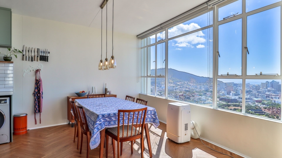1 Bedroom Property for Sale in Vredehoek Western Cape